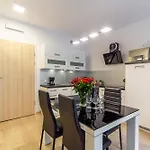 Apartment Feniks 2 By Jantar