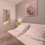 Apartment Feniks 2 By Jantar *